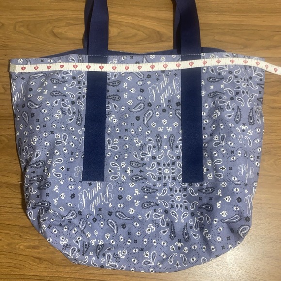 VICTORIA'S SECRET PINK REVERSIBLE CANVAS TRAVEL TOTE BAG Blue PAISLEY Reg. $50 - Picture 4 of 10